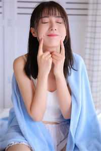 月色千山共雪吟完整